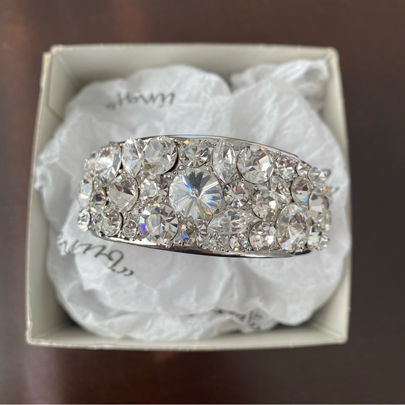 Sparkly Crystal Stretch Bracelet - Picture 2 of 4